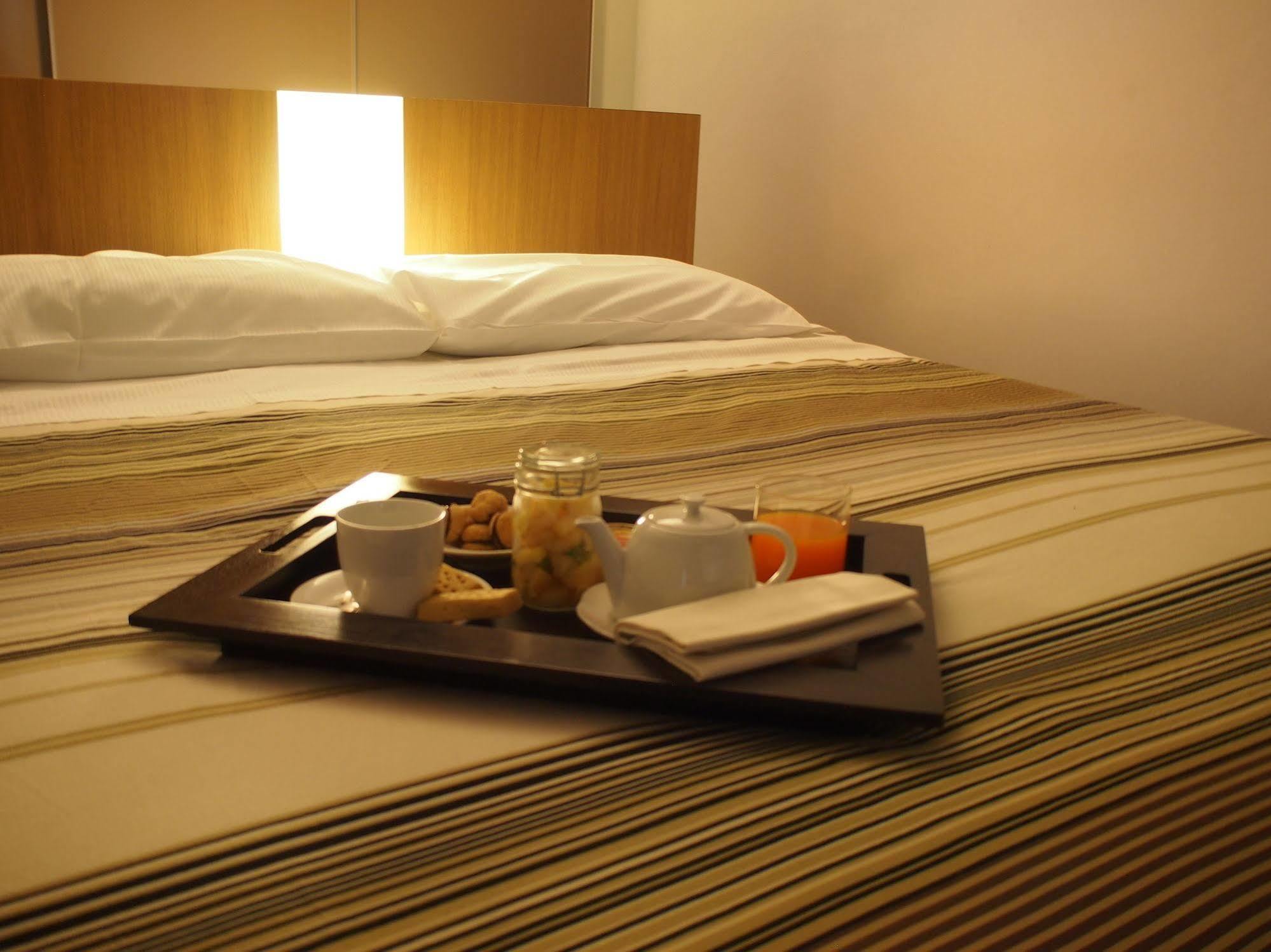 פארמה Parizzi Suites & Restaurant מראה חיצוני תמונה