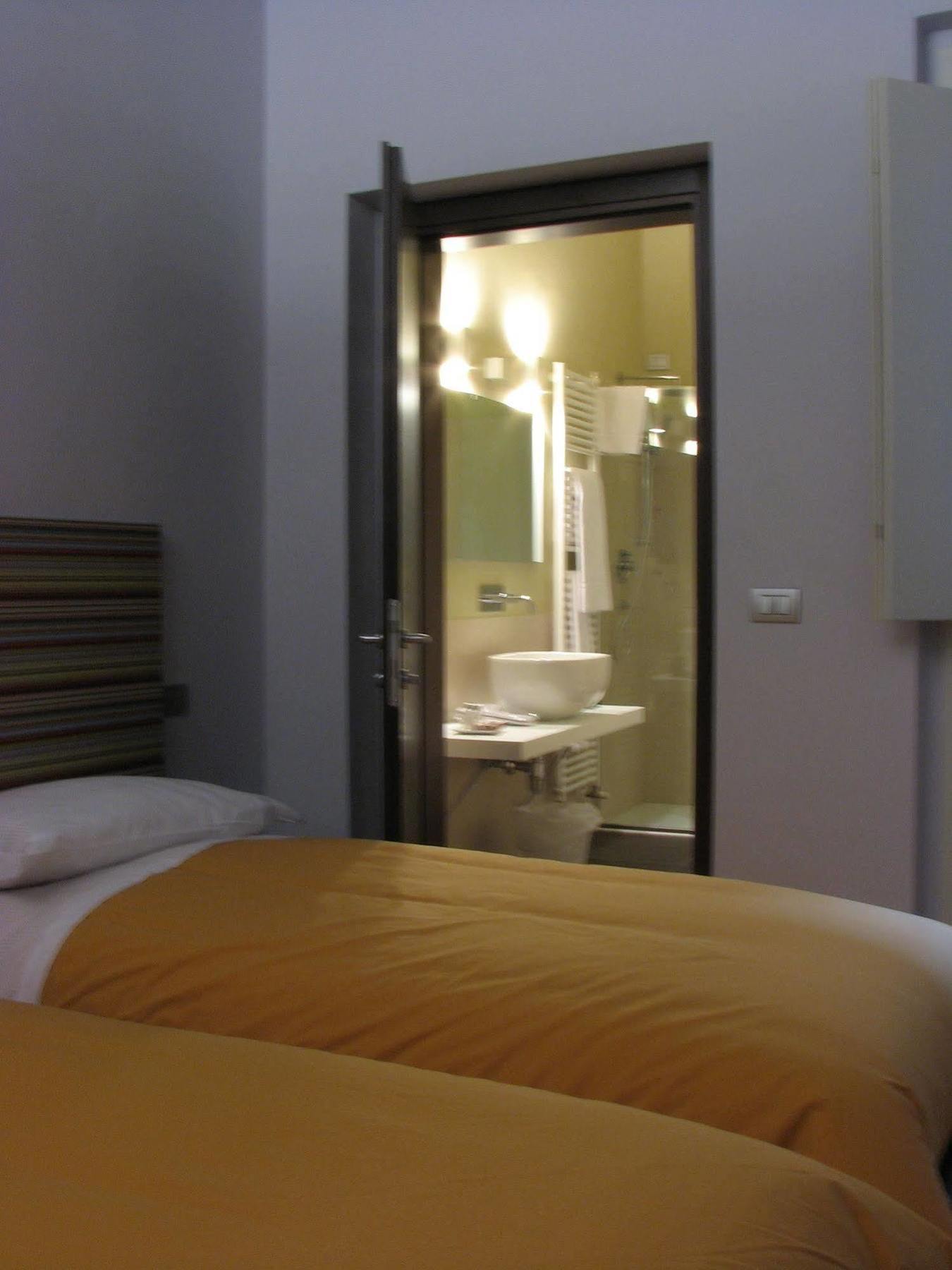 פארמה Parizzi Suites & Restaurant מראה חיצוני תמונה